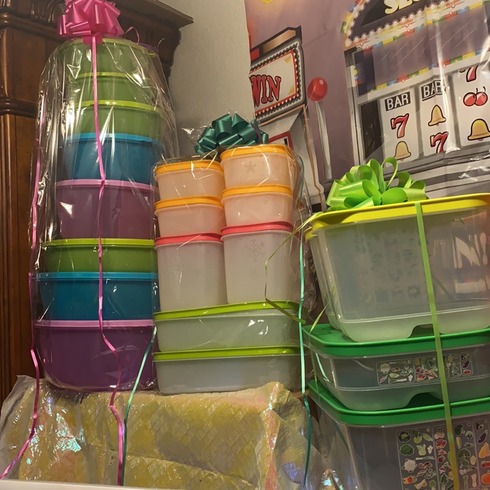 Tupperware - Picture 2 of 2